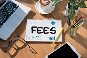 Working desk with postit notes for FEES.